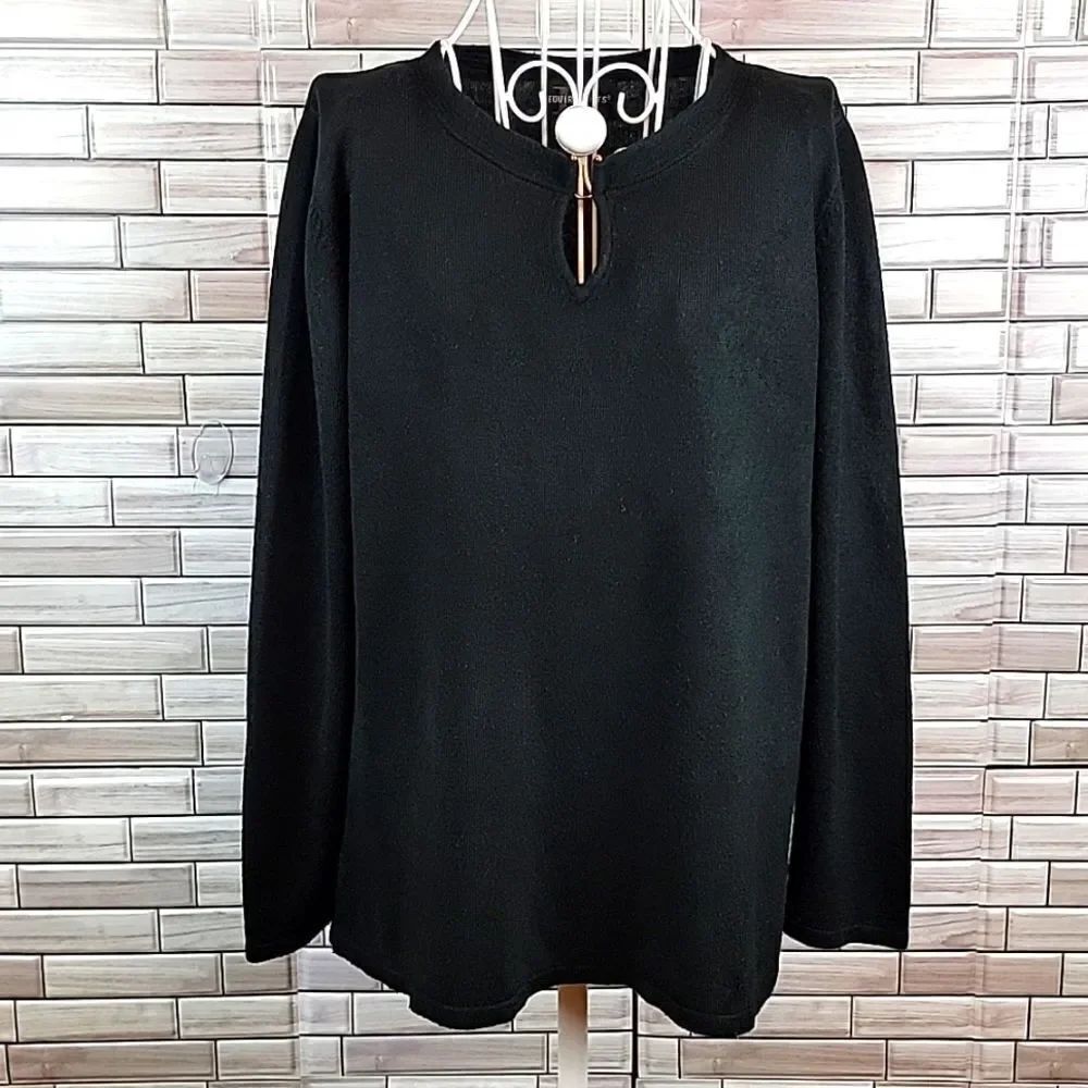 Requirements sweater Size L